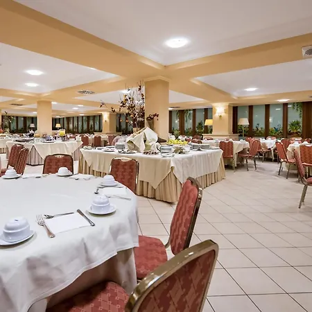 מלון Dioscuri Bay Palace סן לאונה