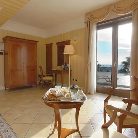Dioscuri Bay Palace 4* San Leone