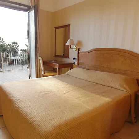 Dioscuri Bay Palace 4*