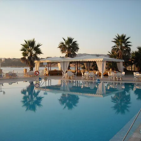 Dioscuri Bay Palace סן לאונה