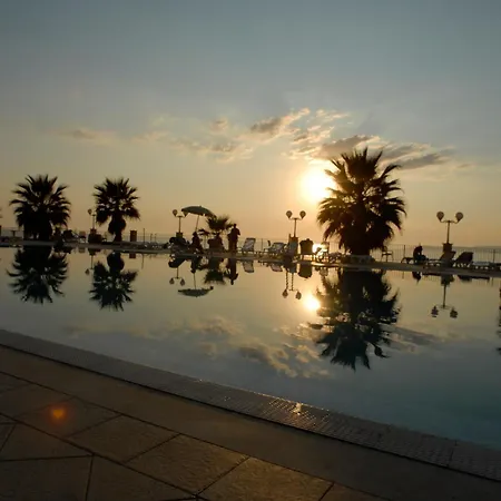Dioscuri Bay Palace מלון