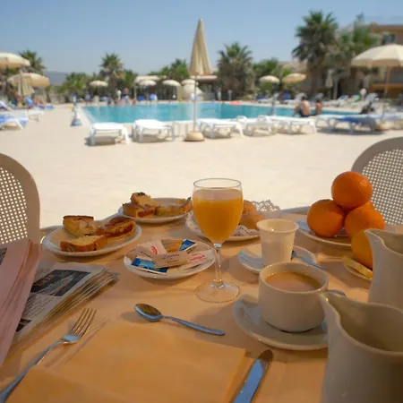 Dioscuri Bay Palace 4*