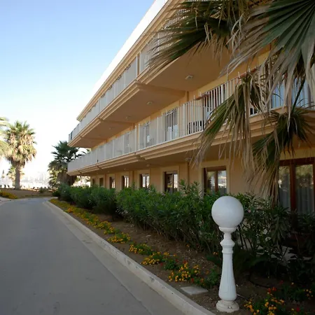 Dioscuri Bay Palace Hotel 4*