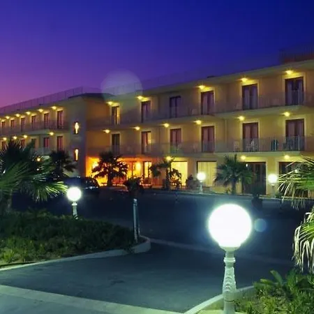 Dioscuri Bay Palace מלון סן לאונה