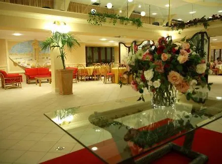 מלון Dioscuri Bay Palace סן לאונה