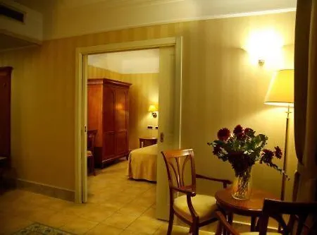 מלון Dioscuri Bay Palace 4*