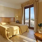 Dioscuri Bay Palace סן לאונה