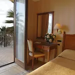 Dioscuri Bay Palace מלון 4*