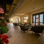Dioscuri Bay Palace מלון סן לאונה