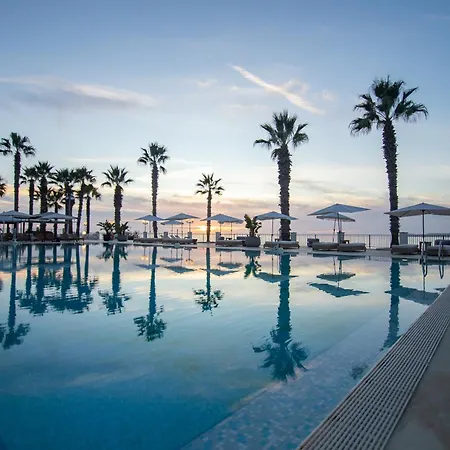 Dioscuri Bay Palace Сан-Леоне