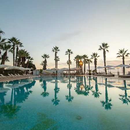 Dioscuri Bay Palace 4*