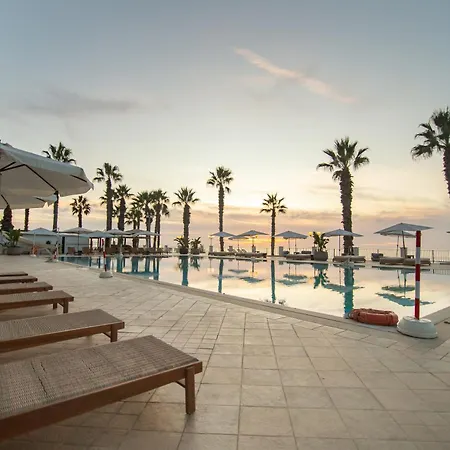 Dioscuri Bay Palace