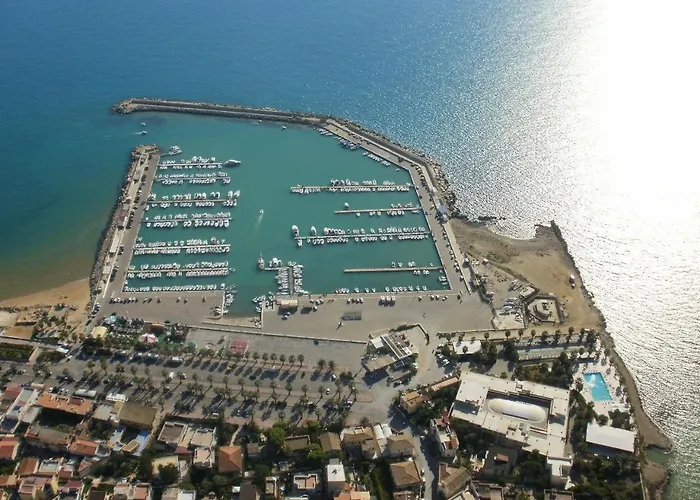 Dioscuri Bay Palace